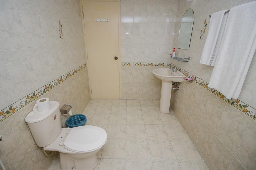 Laurel Hotels Ltd. Dhaka Bagian luar foto
