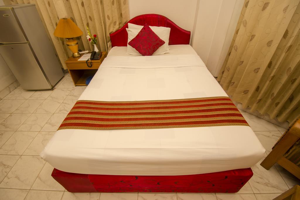 Laurel Hotels Ltd. Dhaka Bagian luar foto