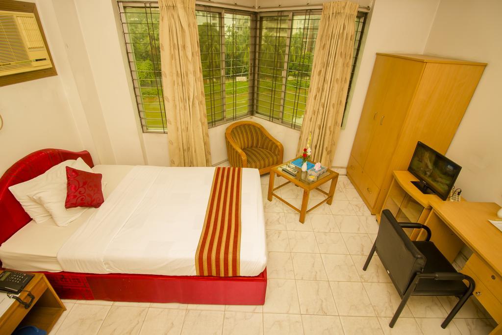 Laurel Hotels Ltd. Dhaka Bagian luar foto