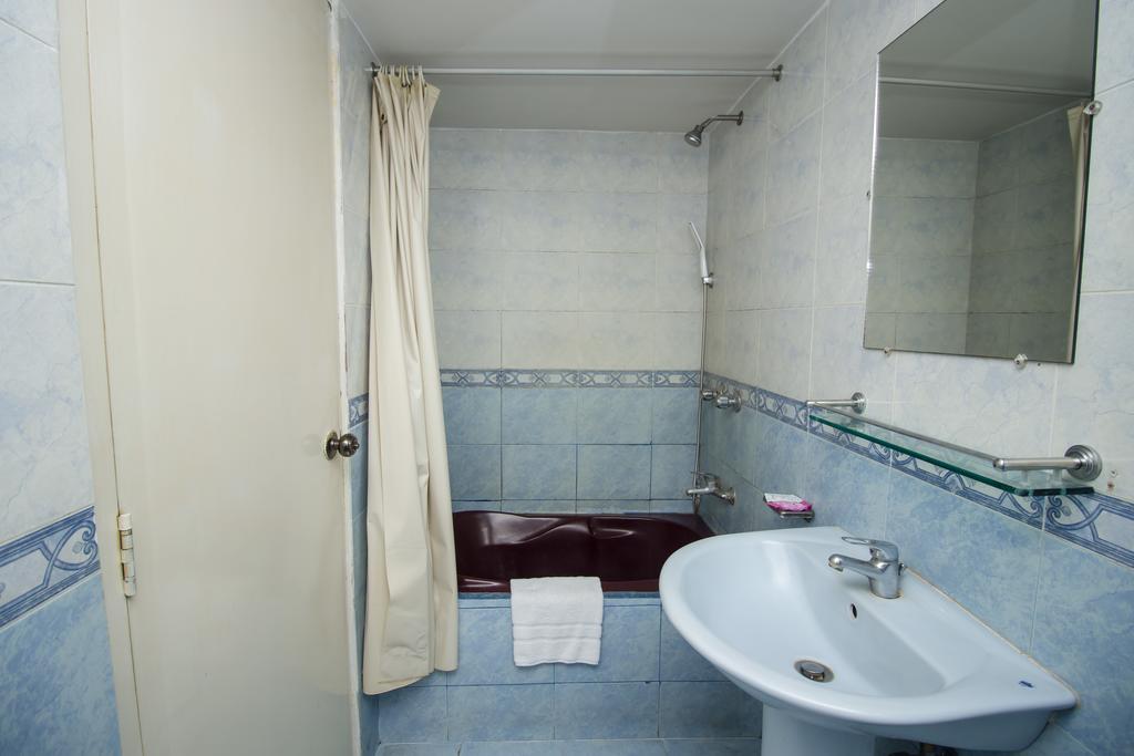 Laurel Hotels Ltd. Dhaka Ruang foto